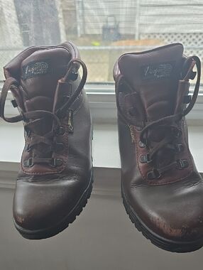 Women's Vasque Sundowner Brown Leather Gortex Hiking Boots